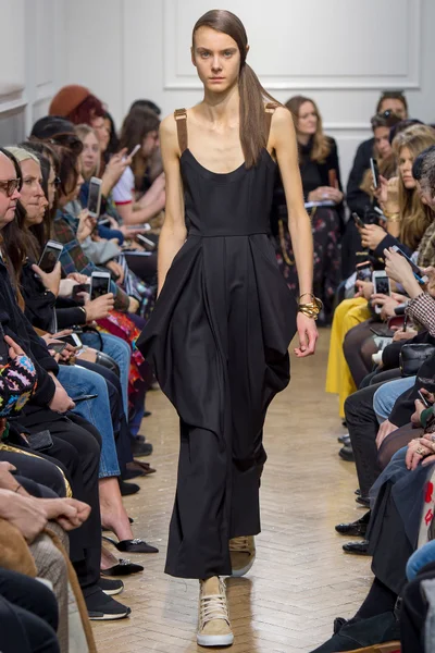 Look 13